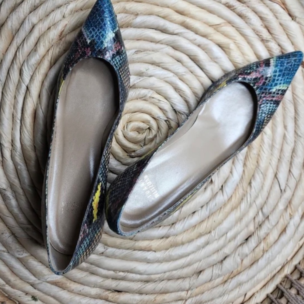 Stuart Weitzman kitten heels size 9